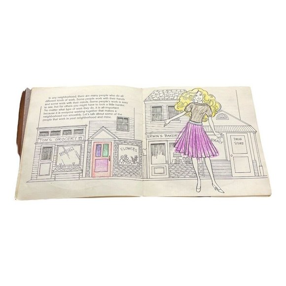 Barbies Neighborhood See Hear Read Childrens Book 33 1/3 RPM Vinyl Record - Picture 3 of 5